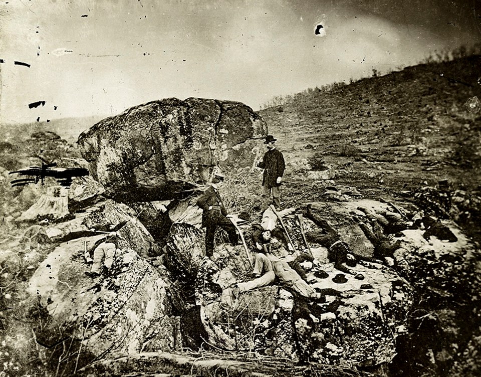 Devil's Den Then and Now - Gettysburg National Military Park (U.S 