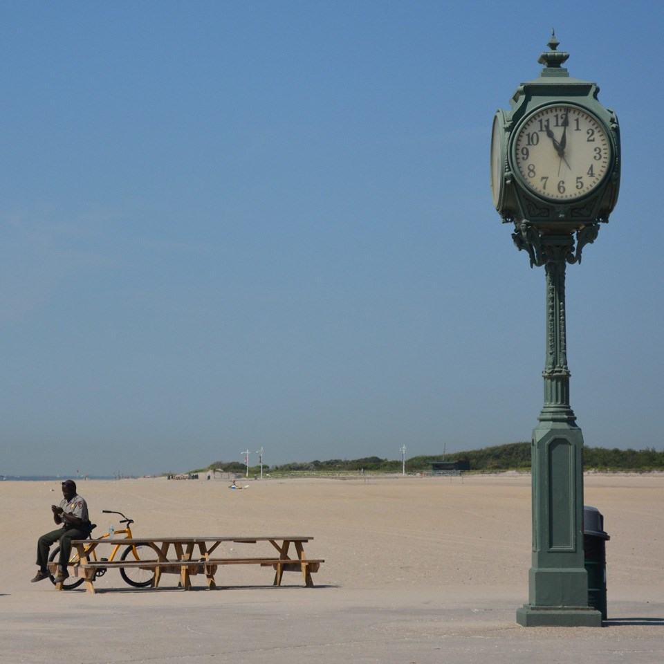 Wise Clock at Riis Beach after work