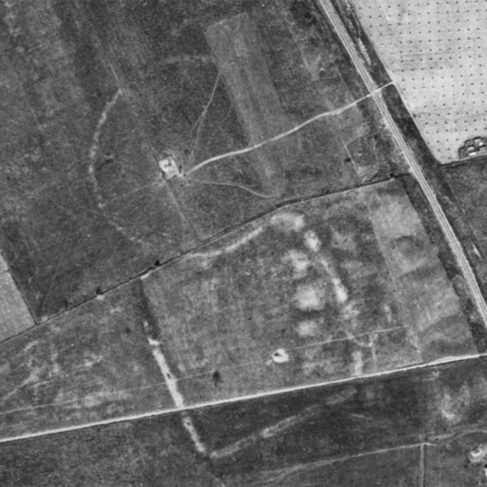 1938 aerial photo of Hopeton Earthworks before modern industrial agriculture.