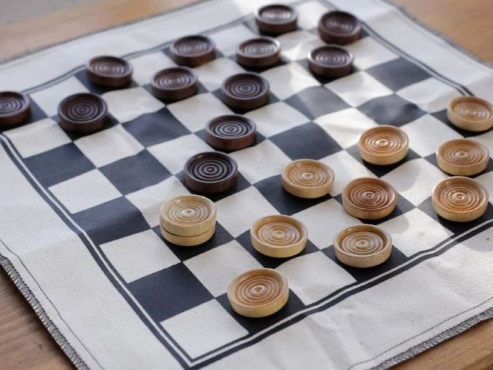 What is it? Game of Draughts