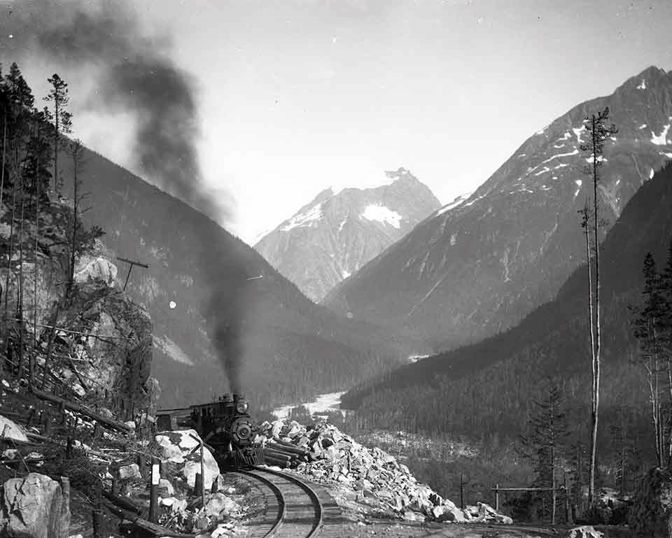 White Pass, August 1899, H.C. Barley, Yukon Archives, H.C. Barley Collection, #5509.