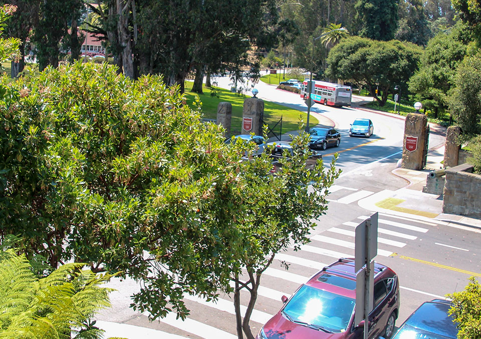 Photo of Lombard Gate, c1898