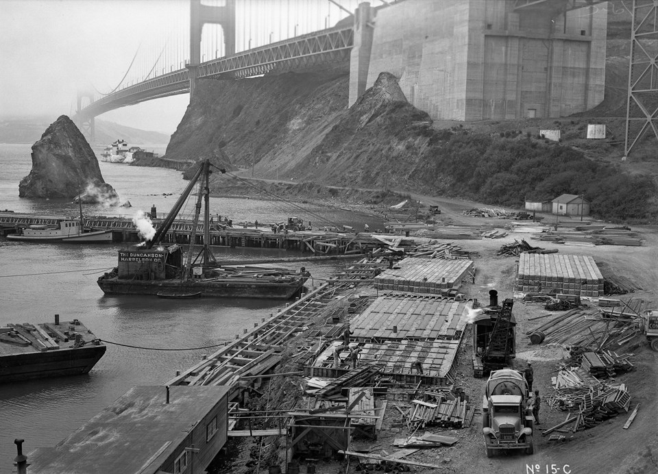 dock by the golden gate bridge