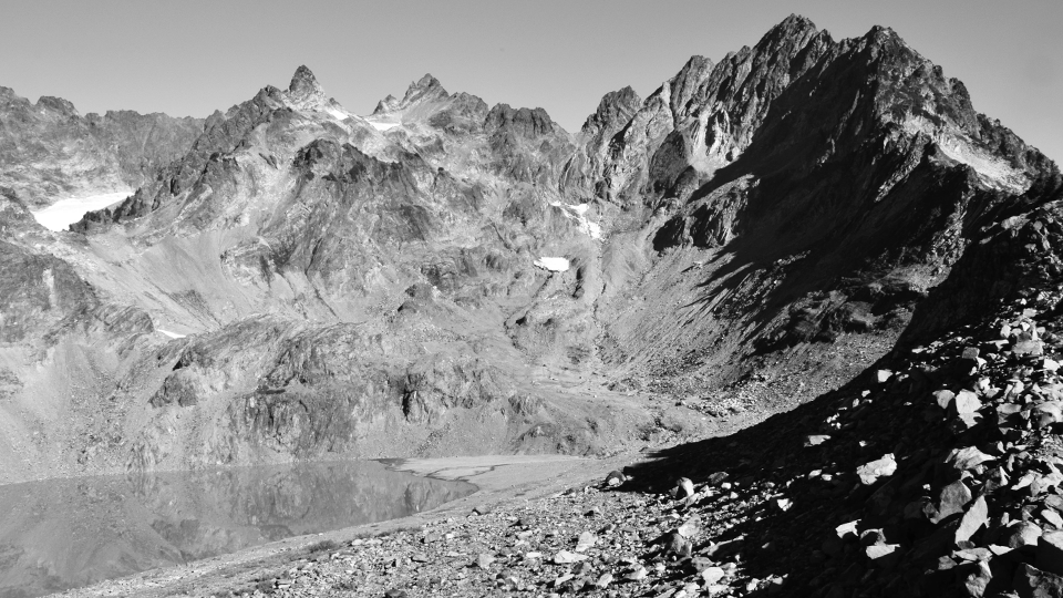 Mount Anderson in 1936, covered in glacial ice and snow