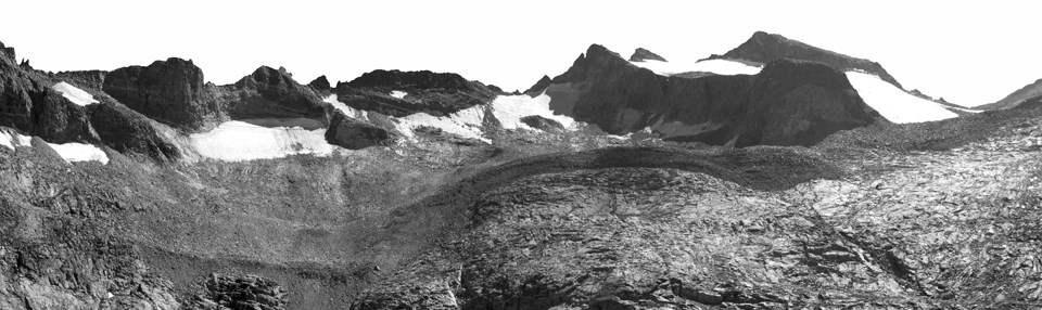 Black and white photo of the Lyell Glacier taken in 1883