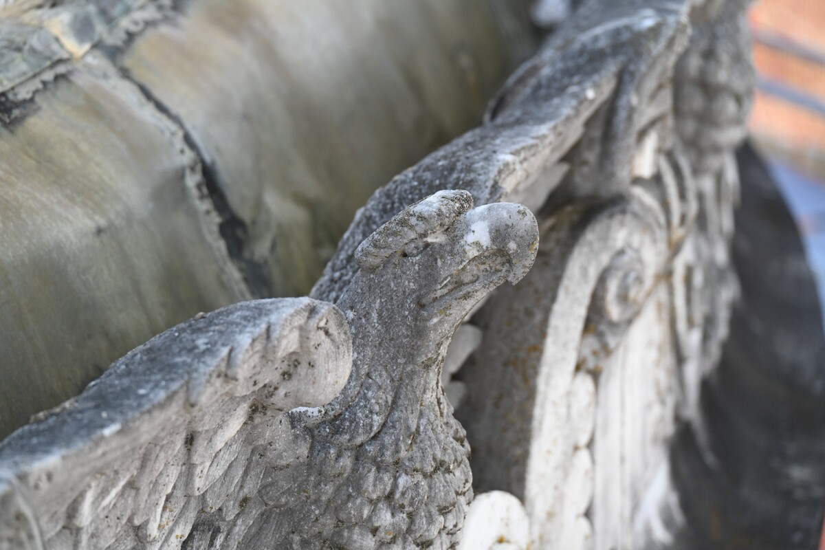 Eagle and Shield Cornice before the restoration