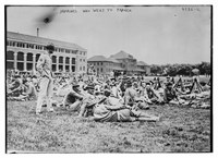 Photo of WWI marines sitting in a group.