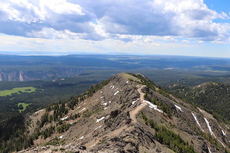 Dunraven Pass - Mount Washburn Trail