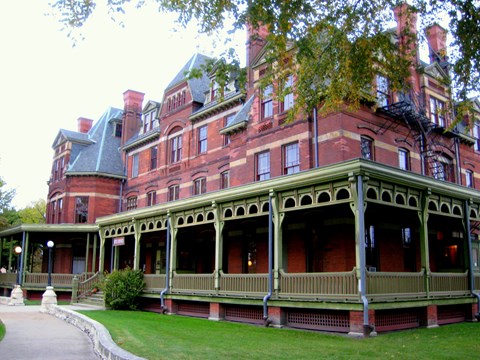 The Victorian Hotel Florence and its wide verandah