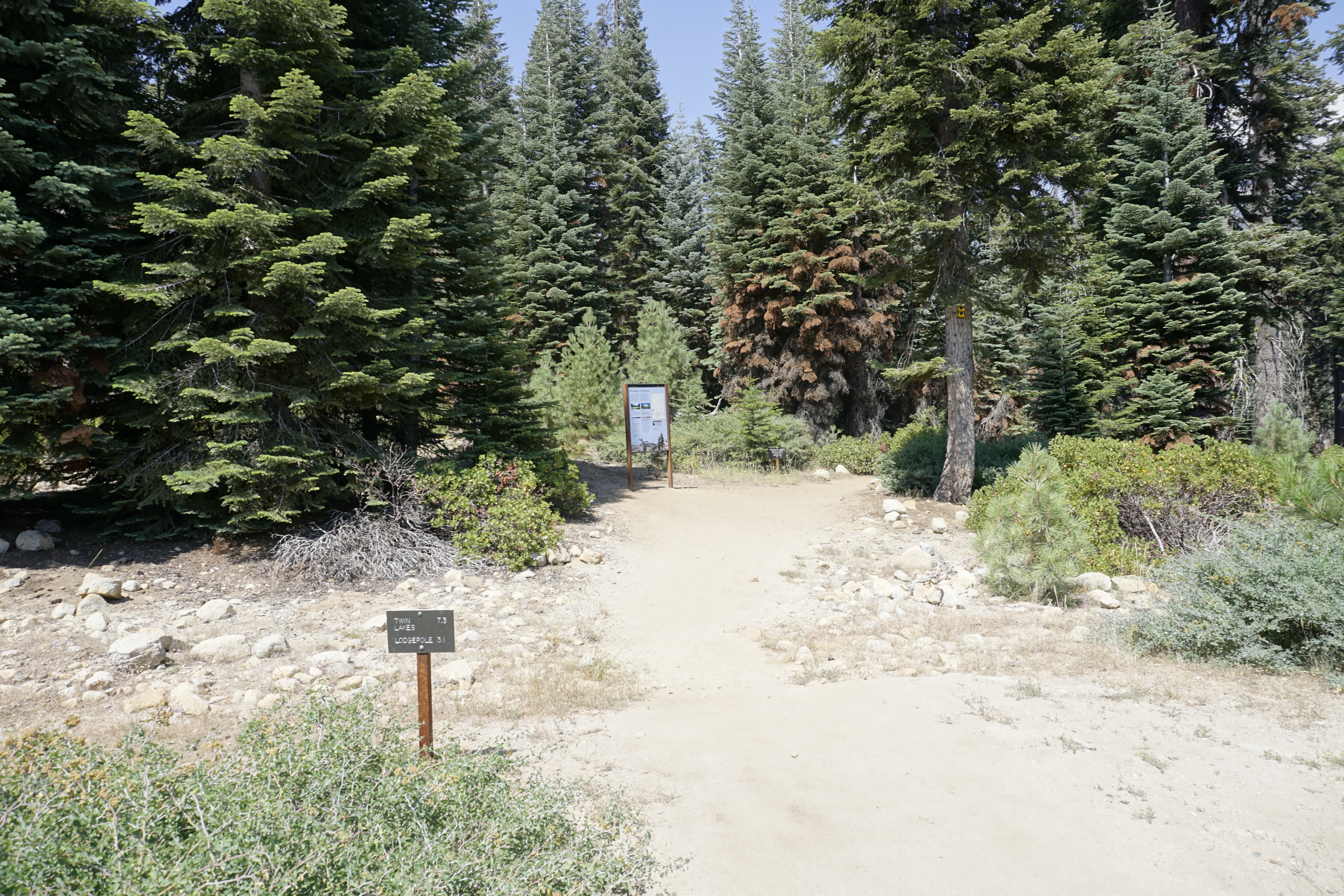 Twin Lakes Trailhead