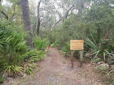 Trail head to the parallel trail