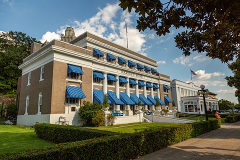 Three story building that reads Buckstaff Baths.