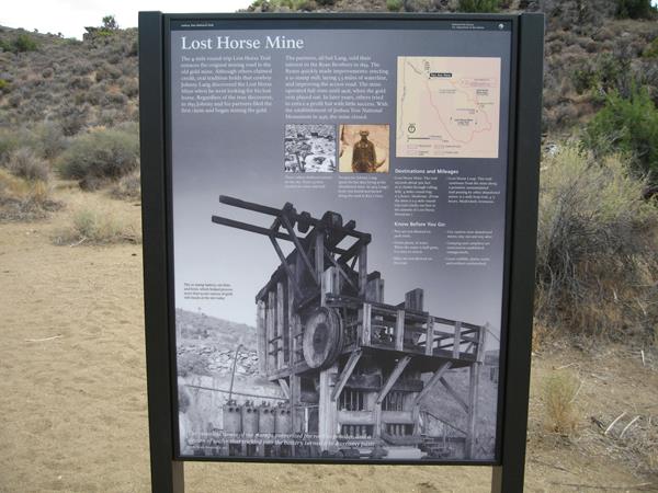The information sign at the beginning of the trail