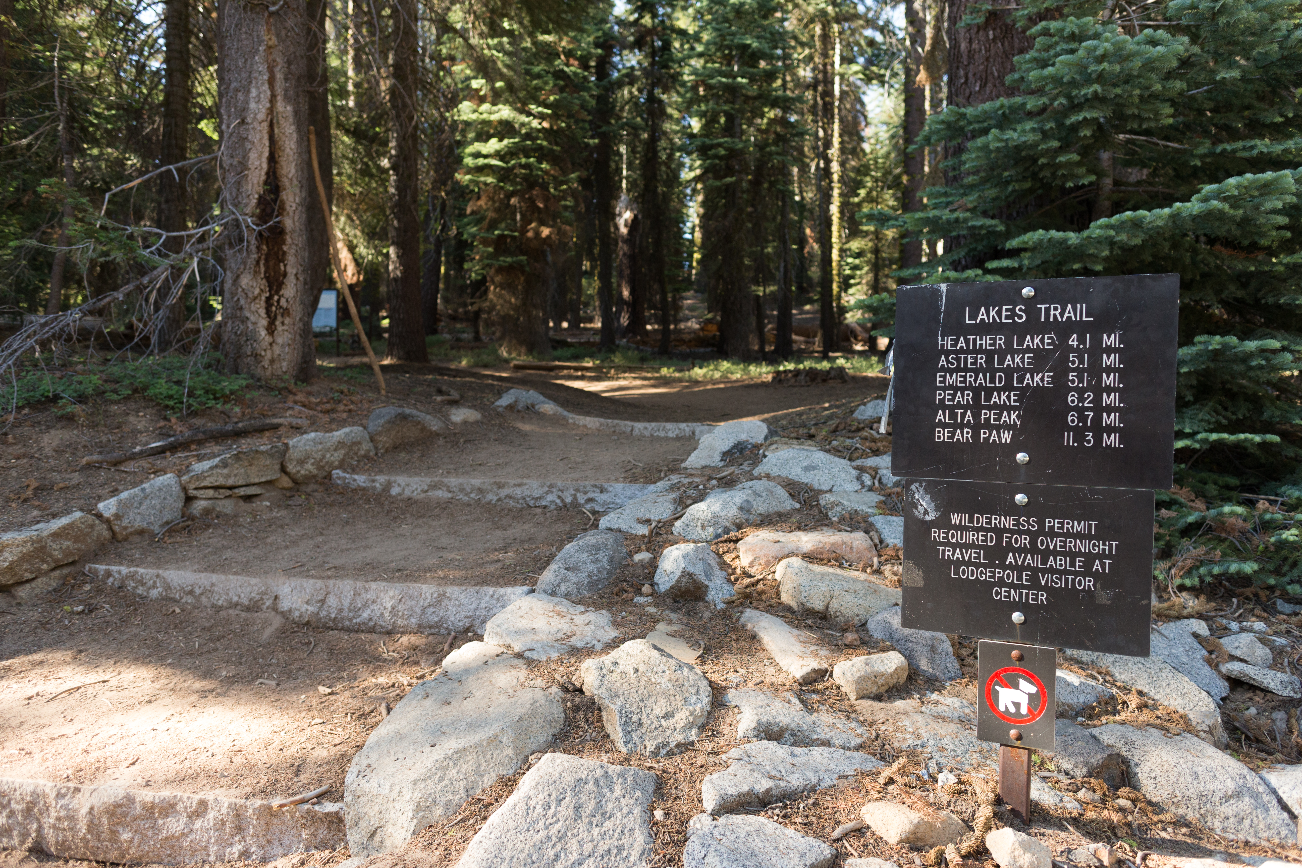 Lakes Trailhead