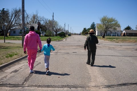 Park Ranger leads family through Nicodemus