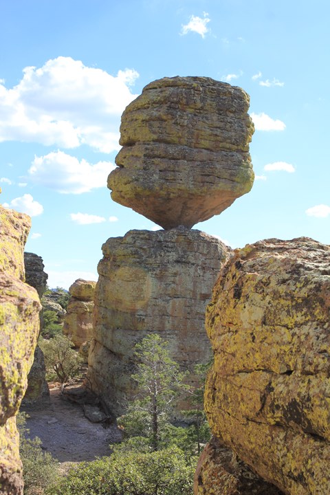 Balanced rock formation