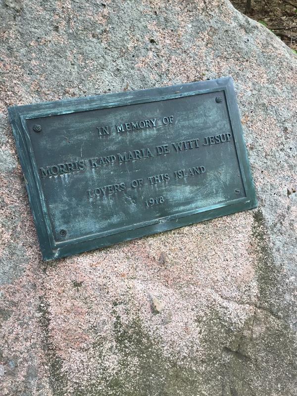 Bronze plaque on granite, inscription dedicated to M.K. and M.D. Jesup.