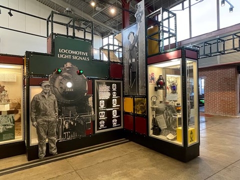 Photo of exhibit display featuring locomotive light signals