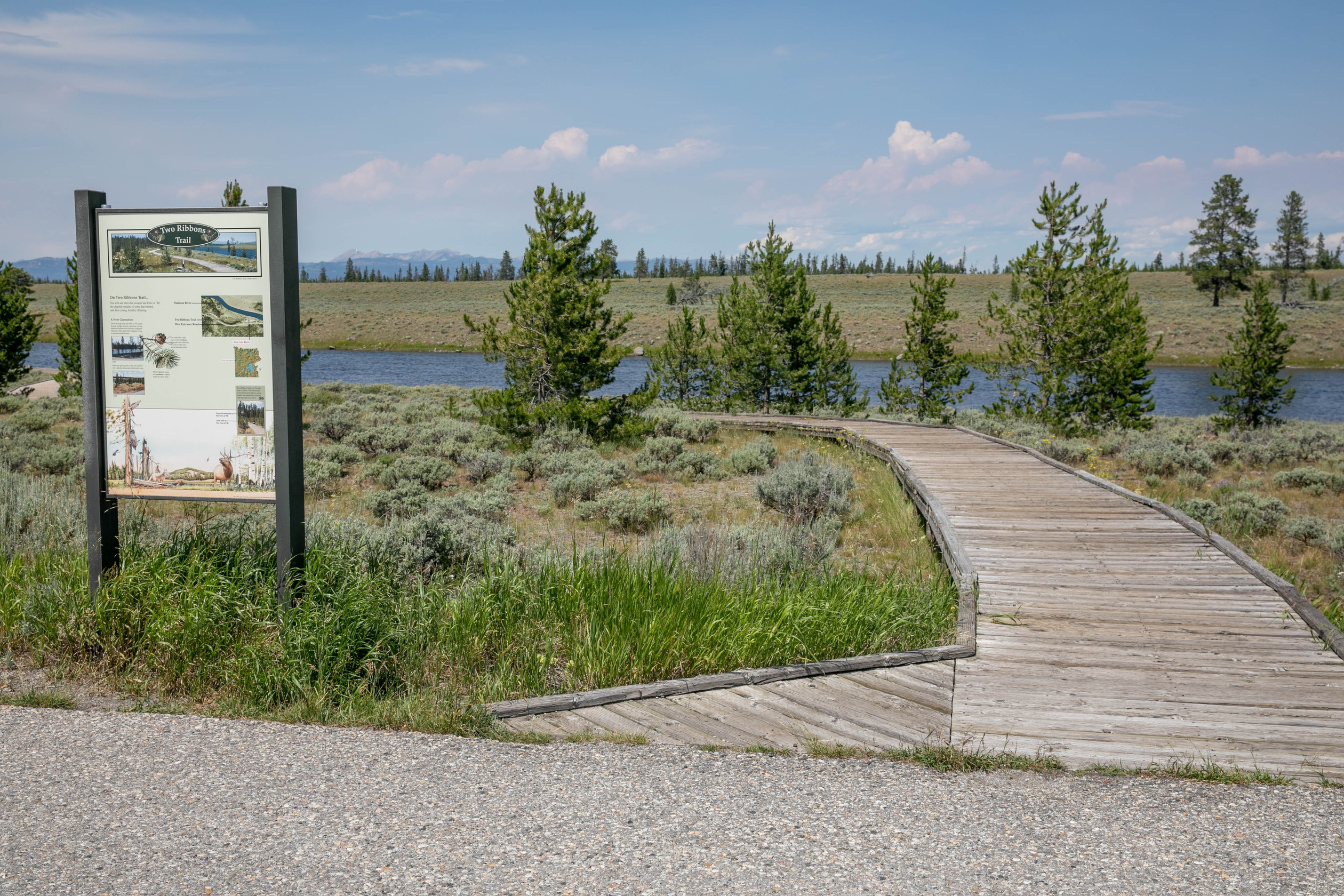 Two Ribbons Trailhead - West