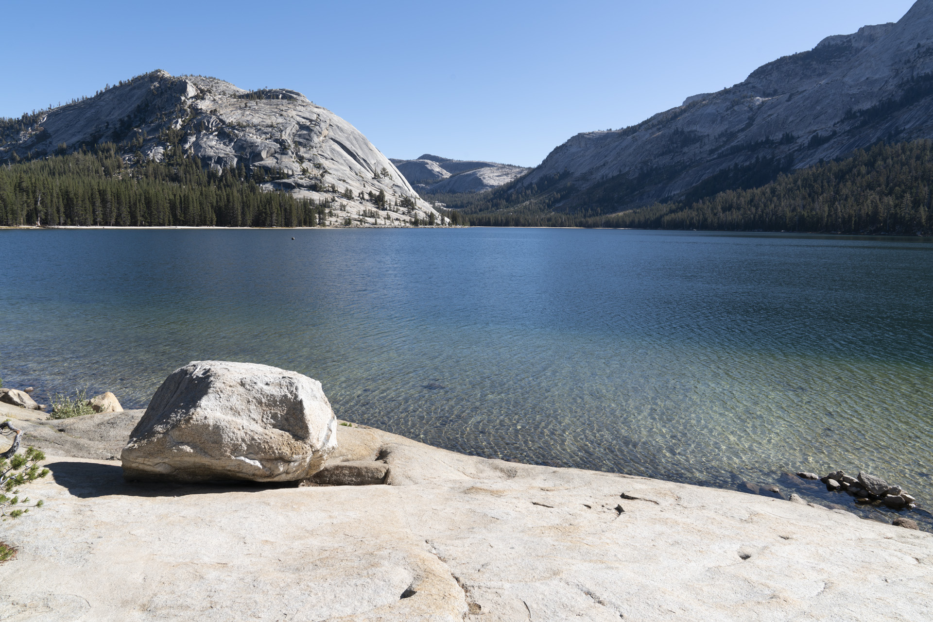 Lake with granite cliffs at its edge