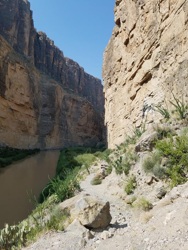 A view of Santa Elena Trial within the Canyon
