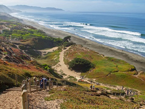 Colored image of the path down to the beach at Fort Funston