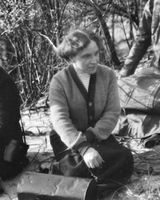 Flora Richardson