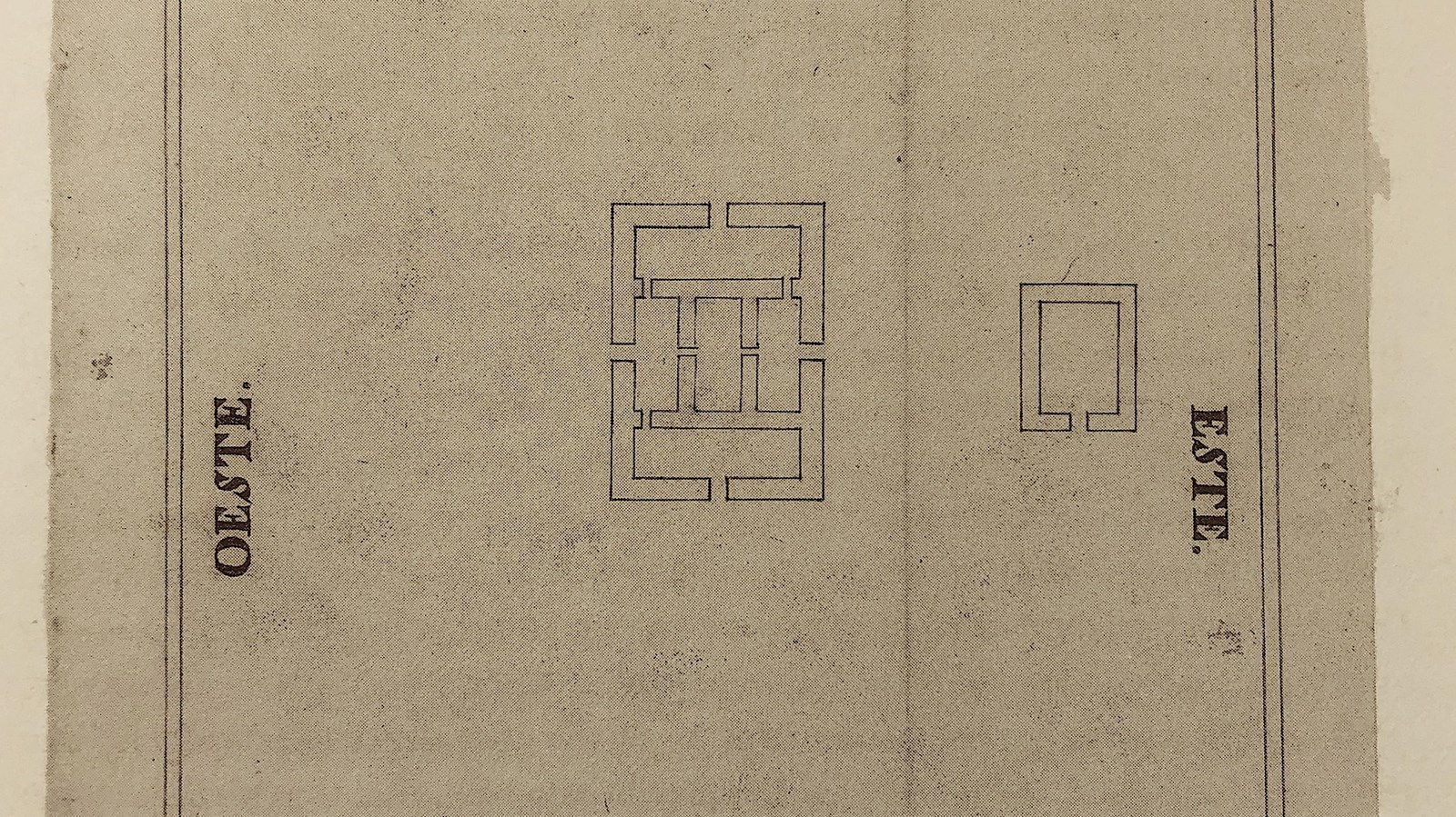 A map showing the outlines of a square structure and an enclosing wall