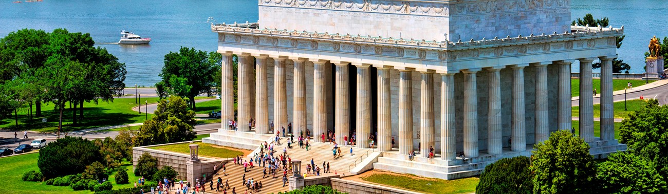 Ariel view of the Lincoln memorial