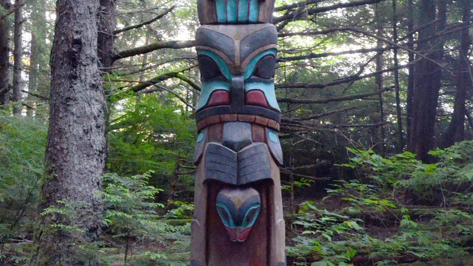 Yaadaas Crest Corner Pole - First Twin