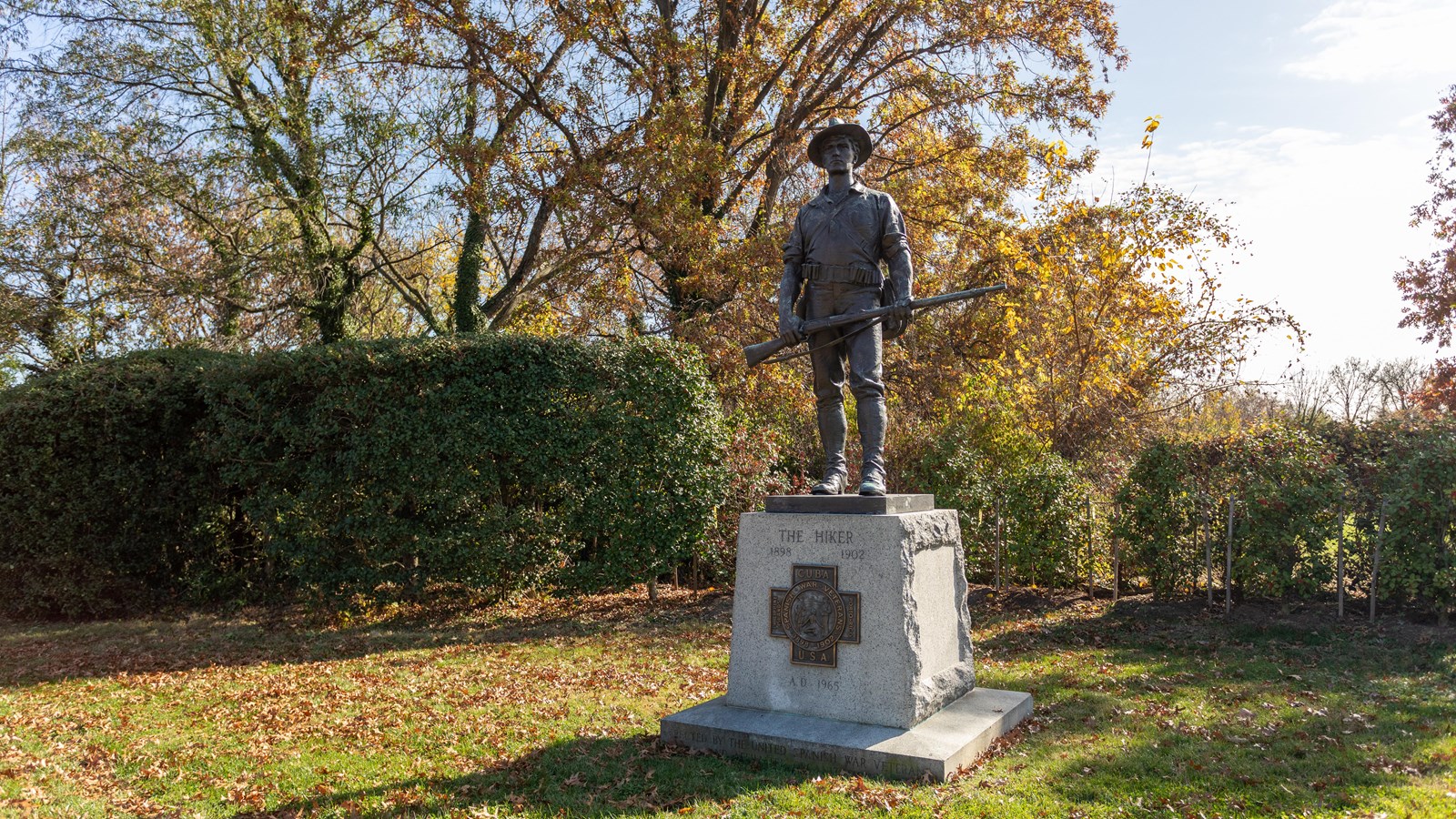 A monument of a spanish soldier