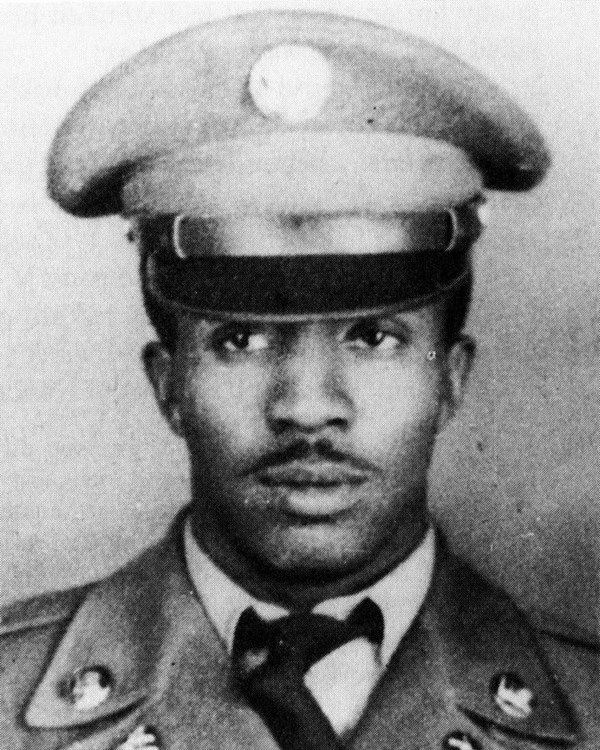 Photo of African American man in US Army uniform in the 1950s