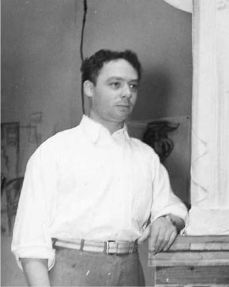 A black and white photo of sculptor Raoul Josset.