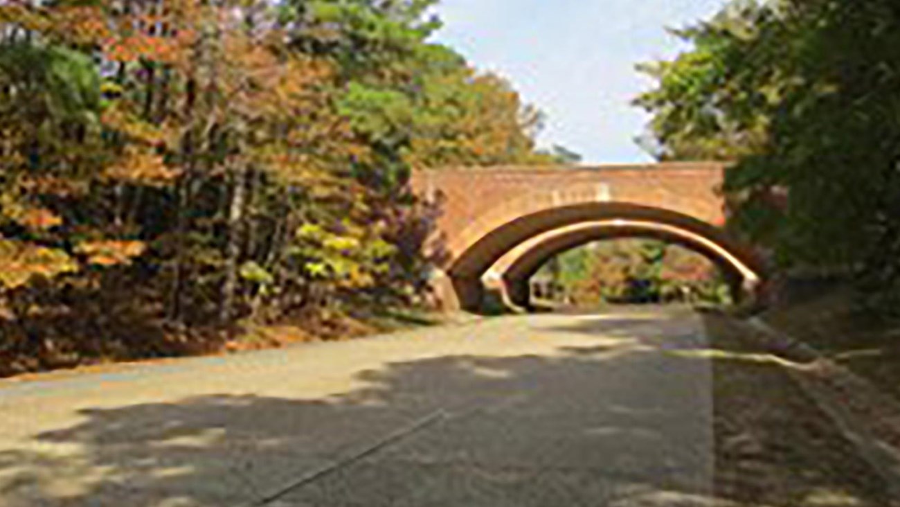 Colonial Parkway