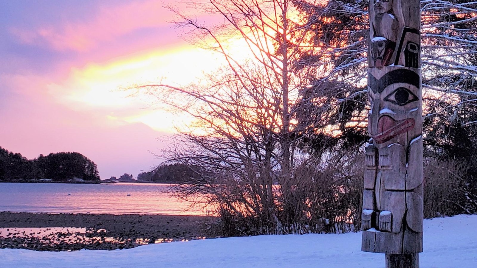 Yaadass Crest Pole at sunset in winter