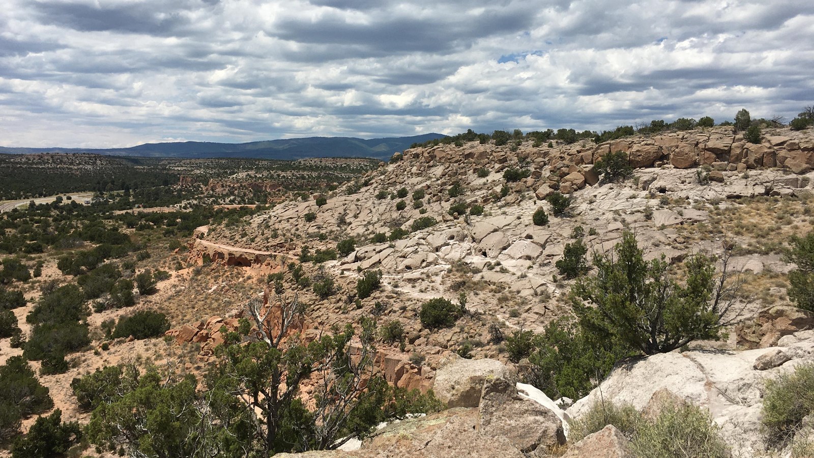 A desert view of the Tsankawi section of Bandelier.