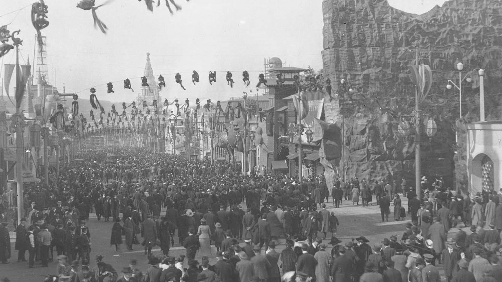 Black and white image of the Pan Pacific International Exposition. 