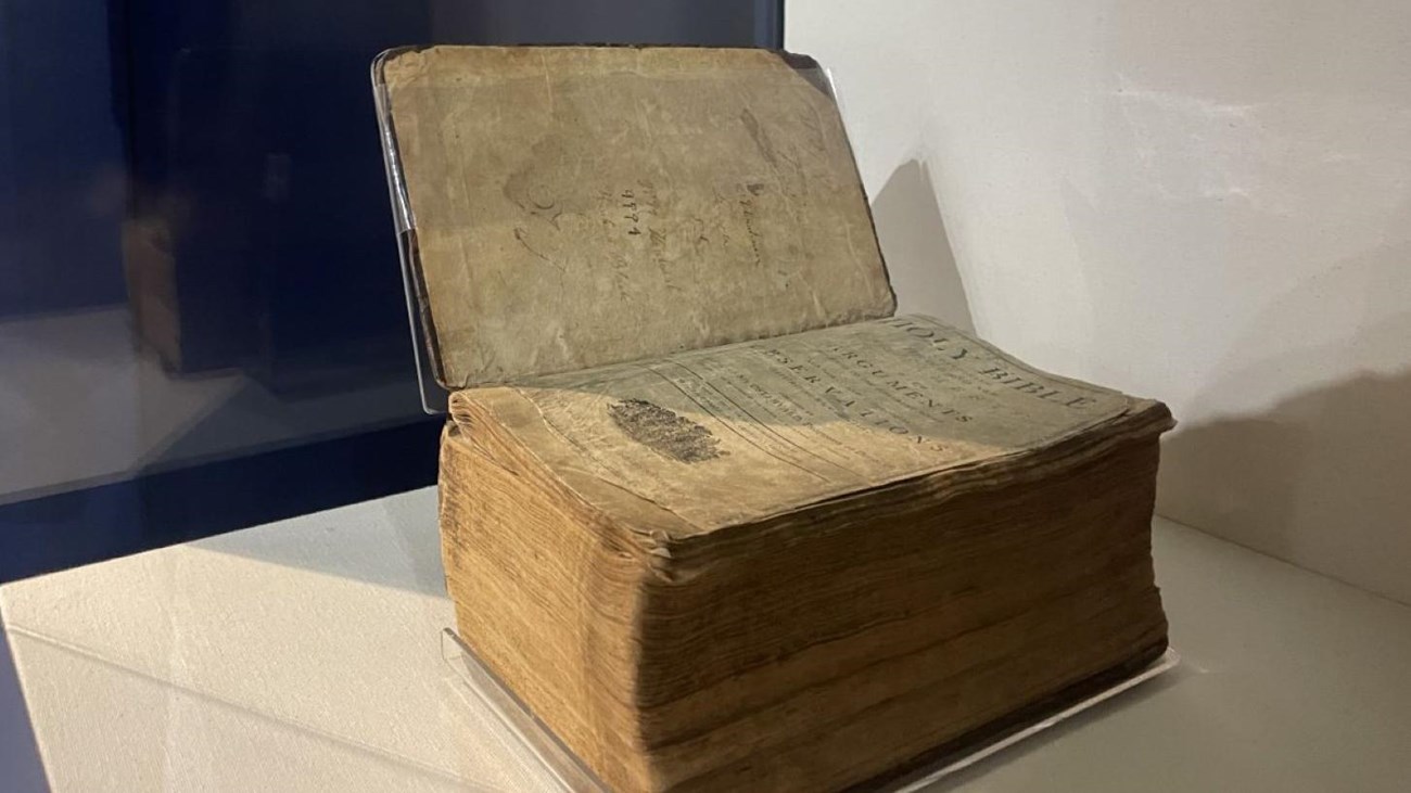 Lincoln Family Bible