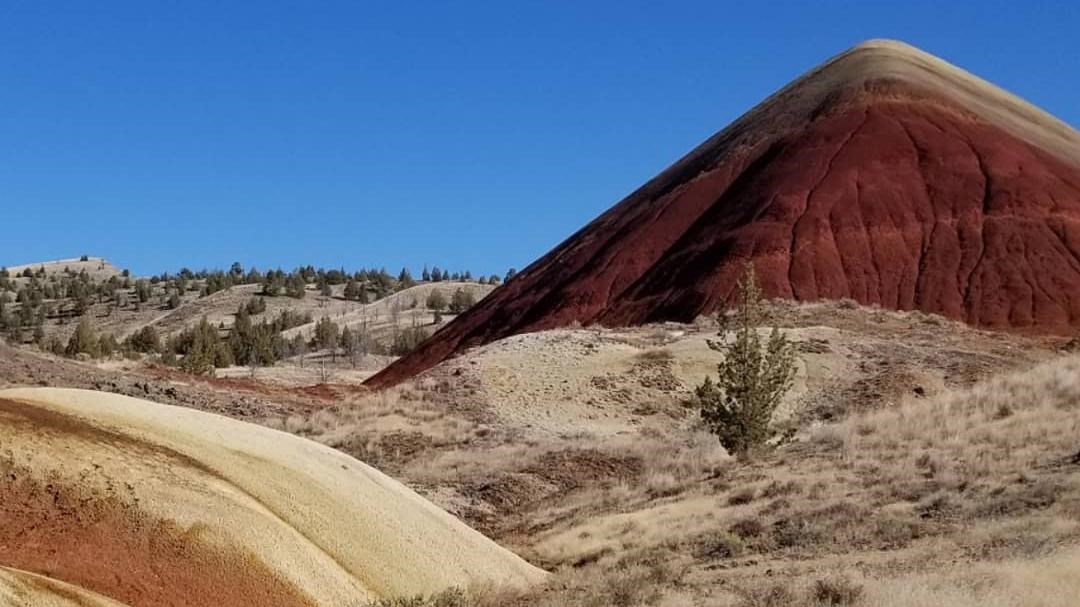 Red and yellow claystone hills