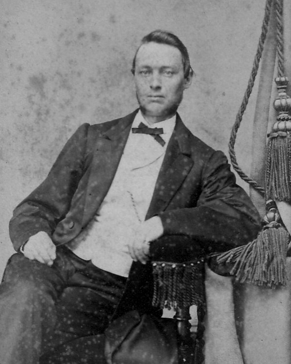 Image of man in 19th century clothing.