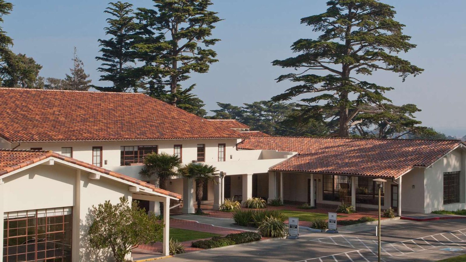 The entrance to the Golden Gate Club.