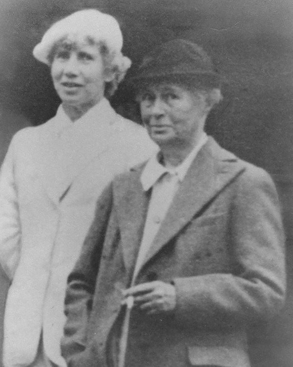 A photograph of Elizabeth Read with Esther Lape.