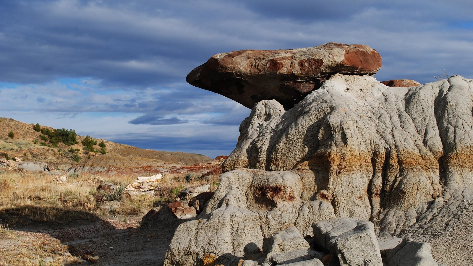 A caprock near along the top of a clay butte.