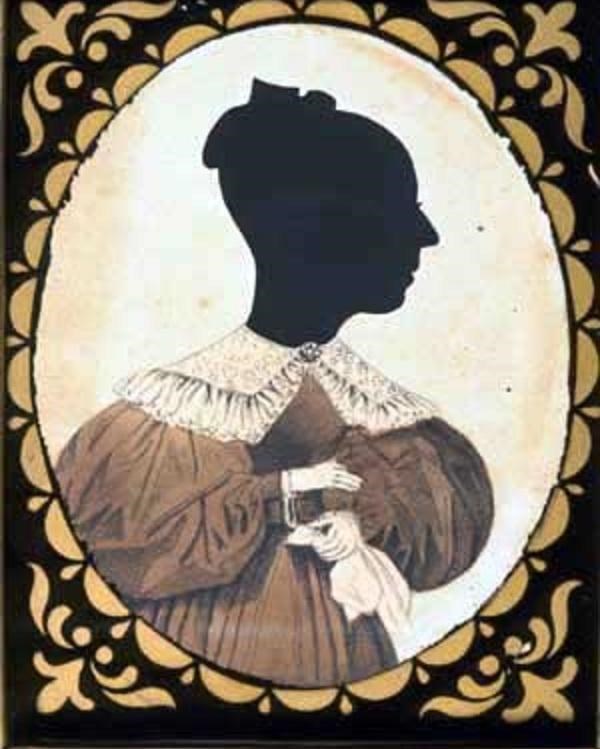 A silouette of a woman