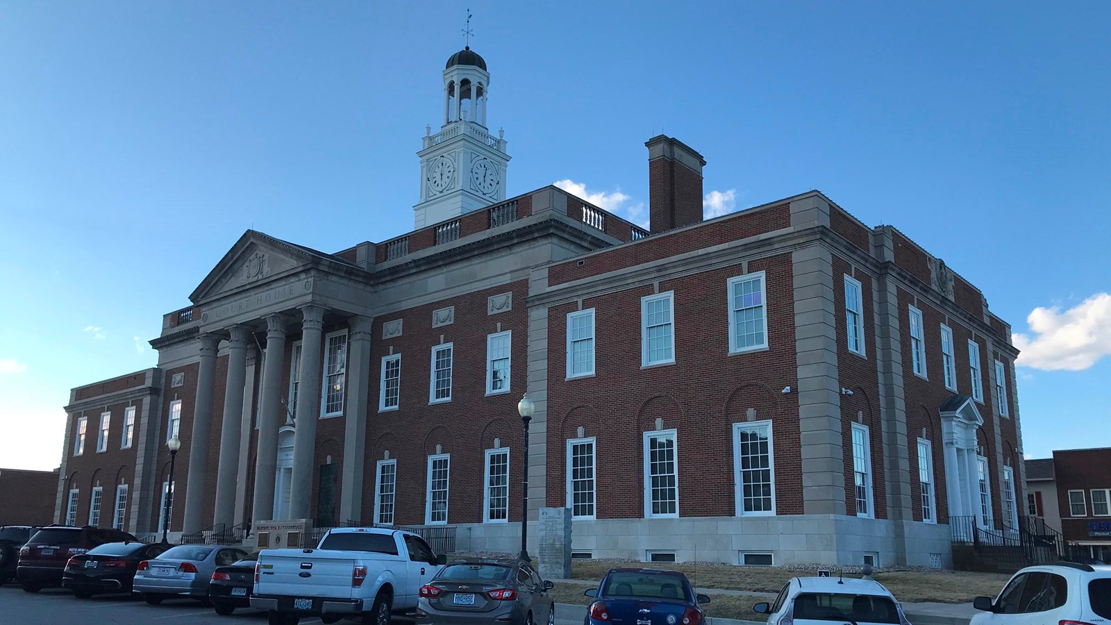 A large brick historic courhouse.