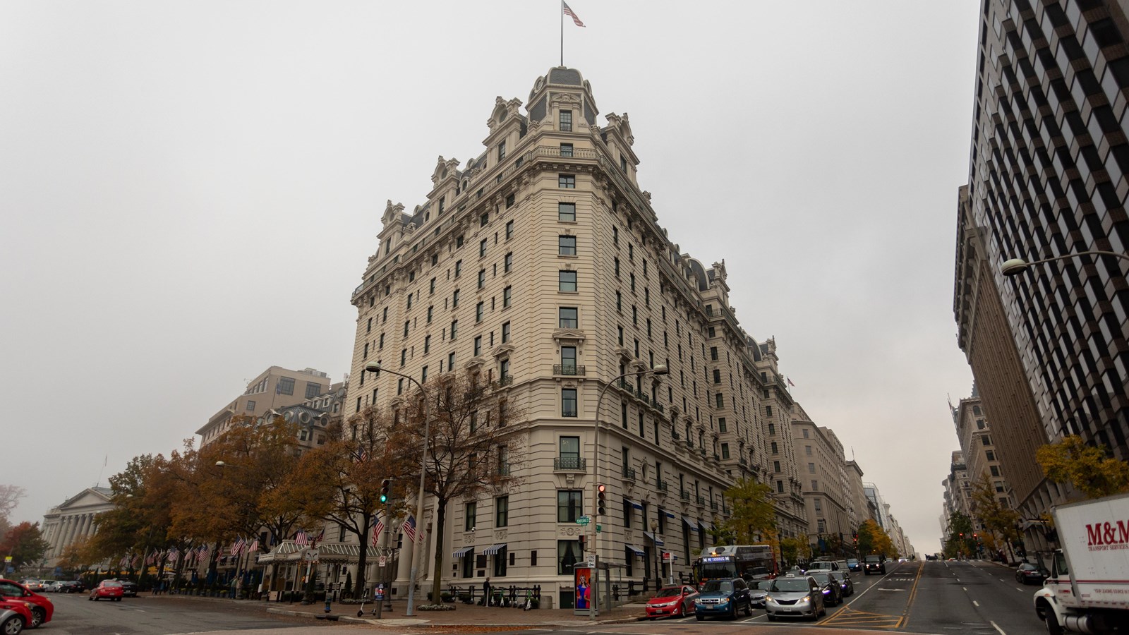 Twelve Story Beaux-Arts White building.