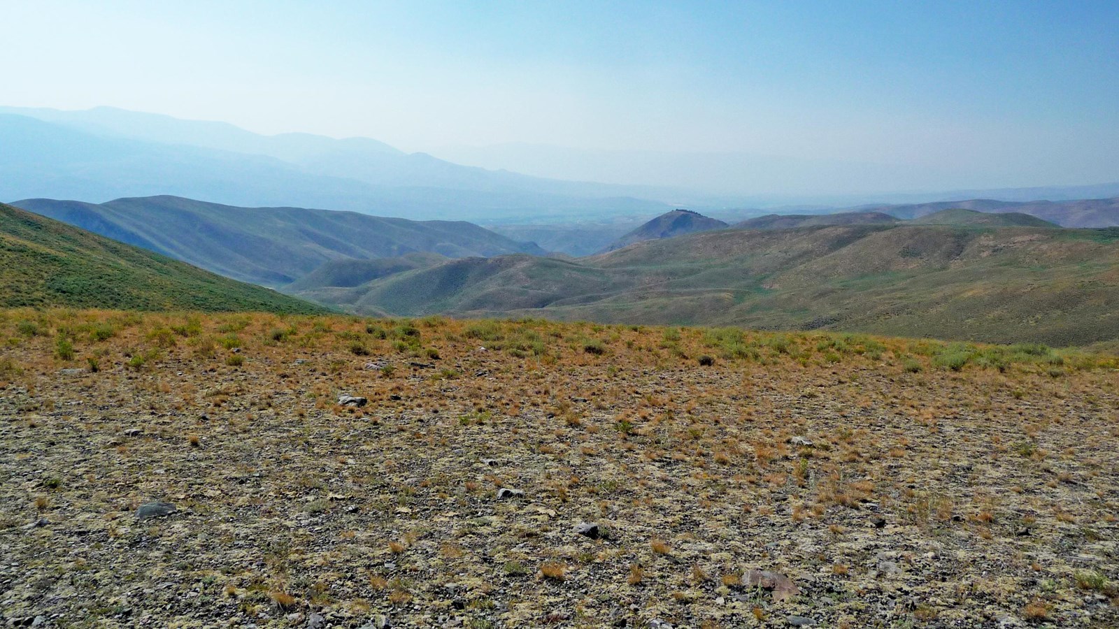 Wide vista overlooking wide mountain range