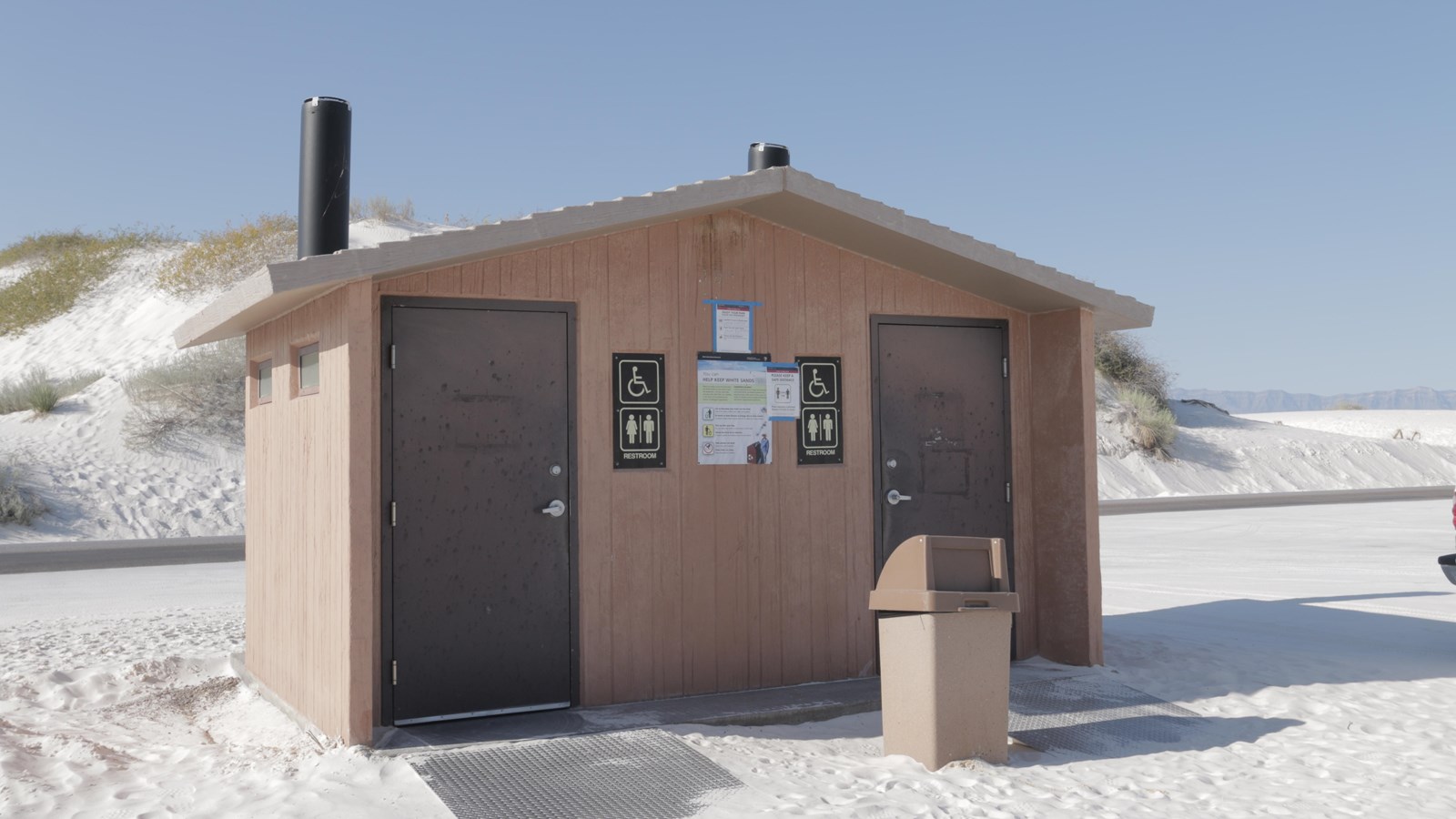 The restroom at the Interdune Boardwalk.