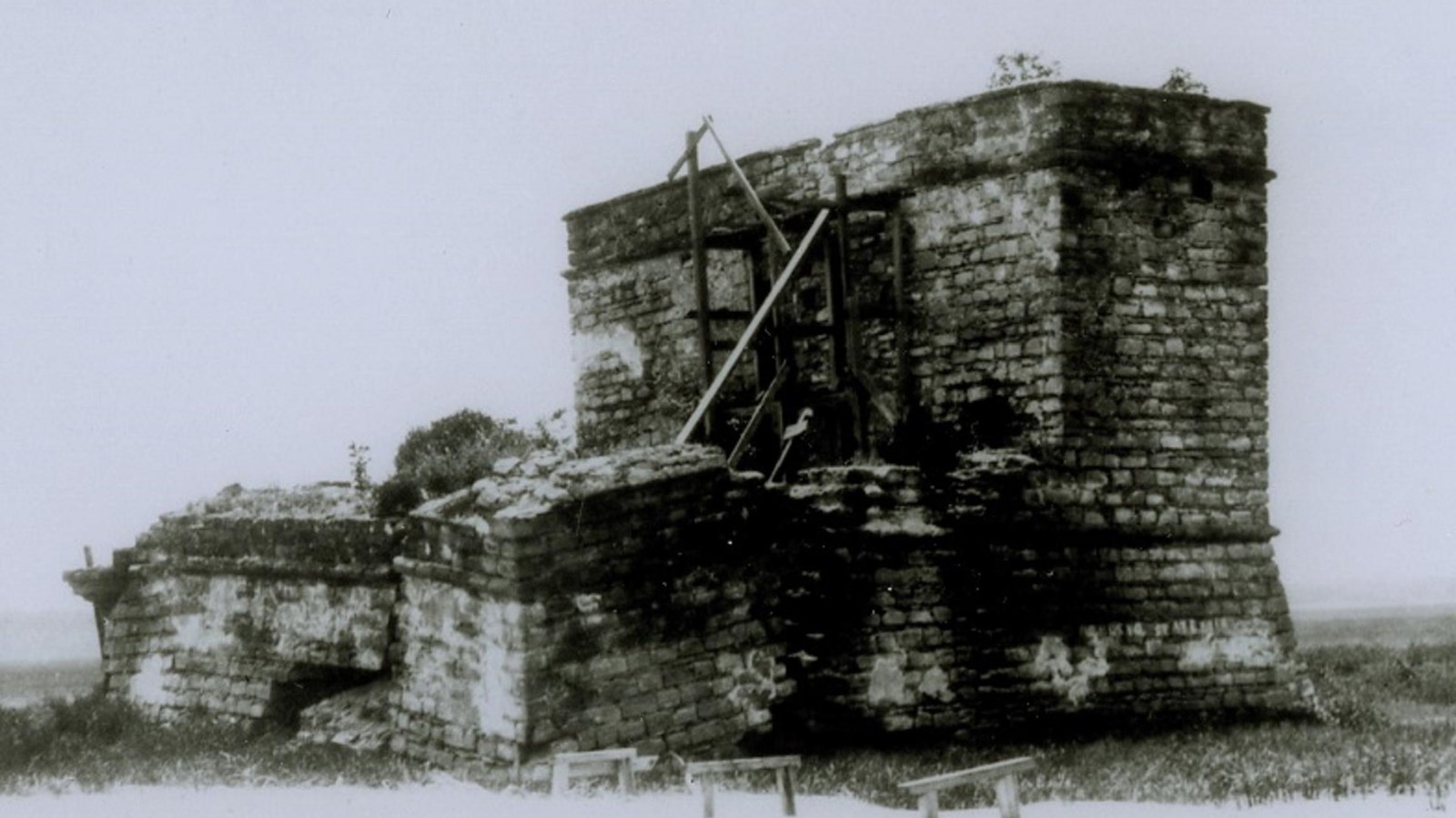 Black and White photo showing Fort Matanzas crumbling away