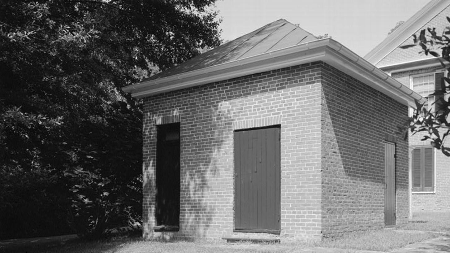 Brick privy building at Melrose
